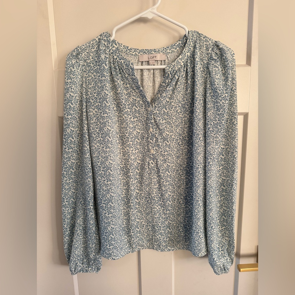 LOFT Women's Blue Floral Top XS blouse